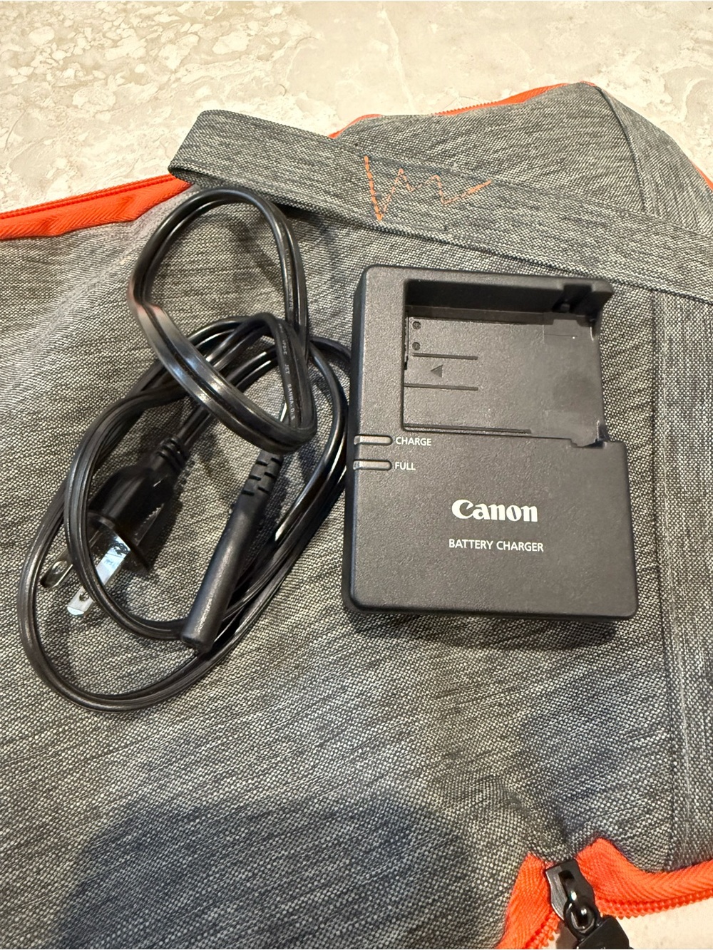 Genuine Canon LC-E8E Battery Charger with Power Cord (OEM)